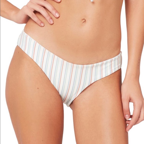 L Space Bikini Set - Picture 5 of 10